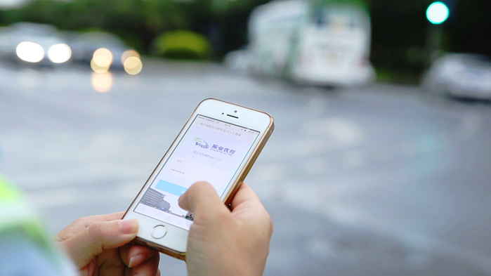 图1 交通工程师使用路口数据调研APP