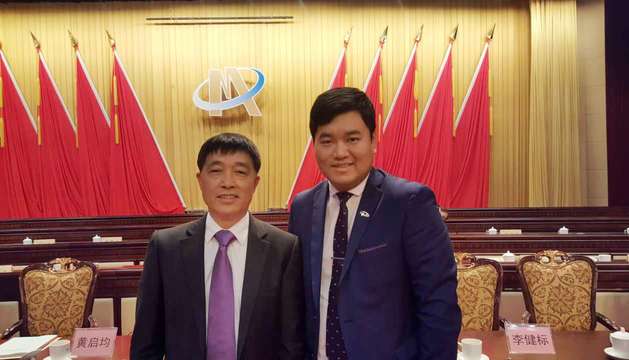 中山市新一届工商联主席黄启均（左）与副主席程华镇（右）先生