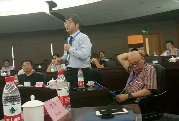 图3 圆桌会议现场