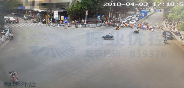 图5 优化前北进口行人过街情况