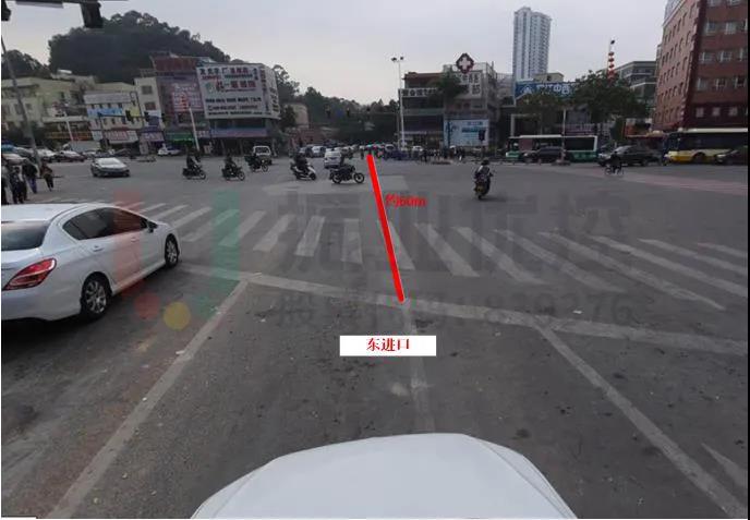 图6 东进口停车线视角(优化前)