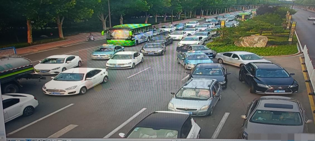 图4 高峰期东进口运行情况(优化前)