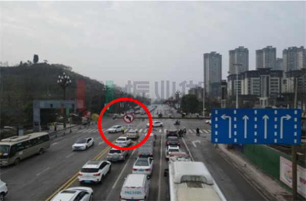 图7 增设禁左时段指示牌(优化后)